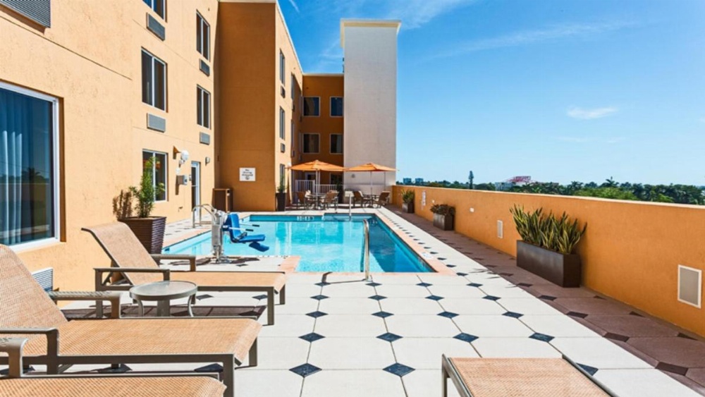 Holiday Inn Express Fort Lauderdale Airport South Image 12